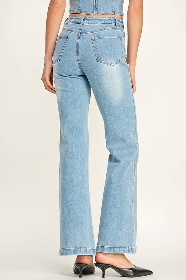 HIGH WAIST BOOTCUT JEANS WITH CHAIN BELT