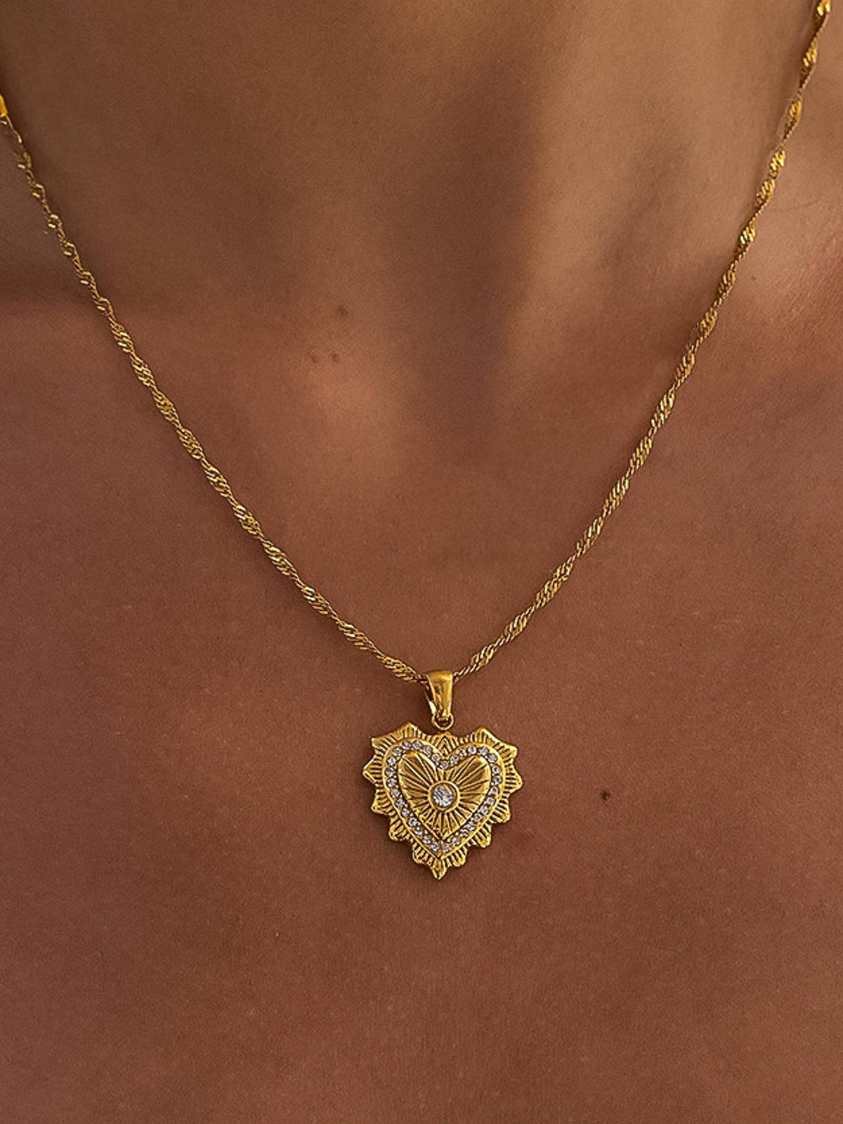 Valea 18K Gold Heart Pendant Necklace